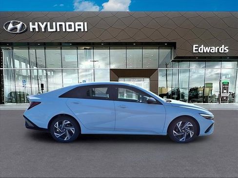 New 2025 Hyundai Elantra Sport image 8