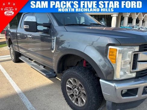 Used 2017 Ford F250 XLT w/ XLT Premium Package AWD/4WD image 2
