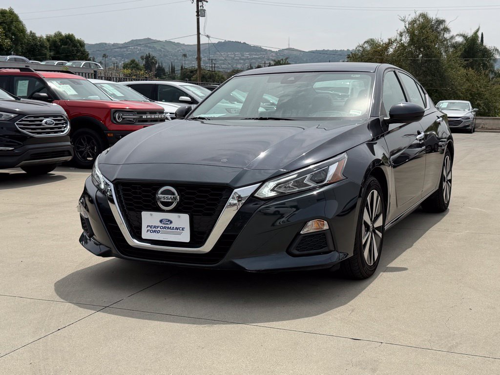 Used 2022 Nissan Altima 2.5 SV FWD image 2