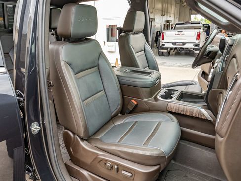 Used 2021 GMC Sierra 2500 Denali w/ Denali Ultimate Package AWD/4WD image 31