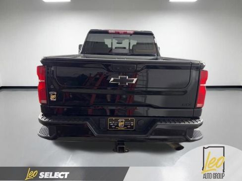 Used 2024 Chevrolet Silverado 2500 LTZ w/ LTZ Plus Package image 7