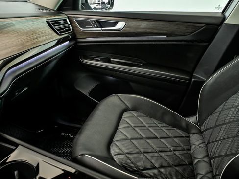 Certified 2026 Volkswagen Atlas SEL Premium R-Line image 23