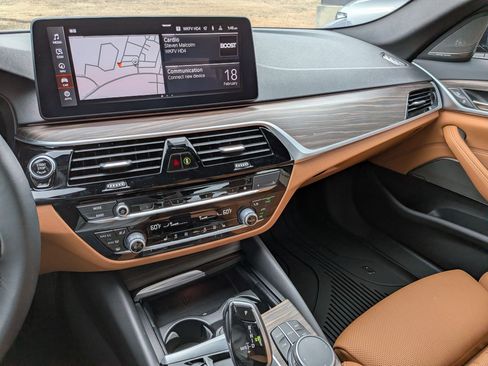 Certified 2023 BMW 530i w/ Premium Package image 24