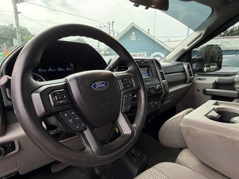 Used 2017 Ford F250 XLT AWD/4WD image 15