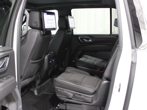 Used 2024 Chevrolet Suburban High Country w/ Advanced Technology Package AWD/4WD image 28