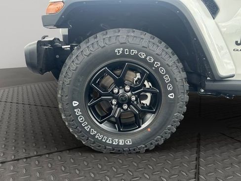 New 2025 Jeep Gladiator Willys image 23