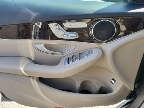 Certified 2022 Mercedes-Benz GLC 300 image 25