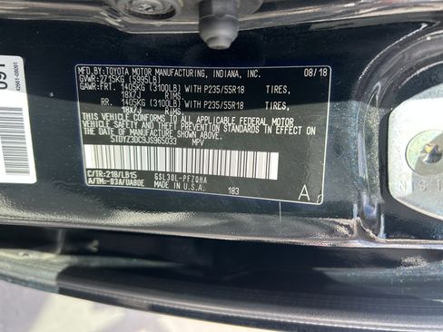 Used 2018 Toyota Sienna Limited w/ Carpet Mat Package image 15