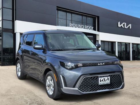 Certified 2023 Kia Soul LX w/ Option Group 015 FWD image 3