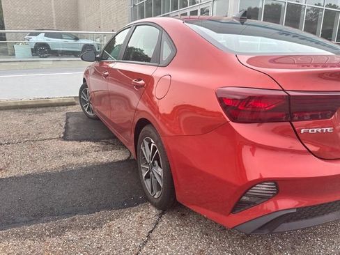 Used 2022 Kia Forte LXS FWD image 4