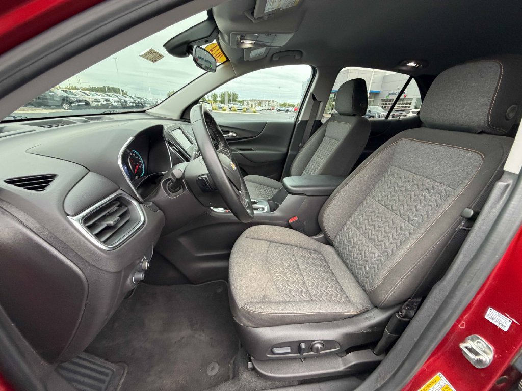 Used 2024 Chevrolet Equinox LT AWD/4WD image 16