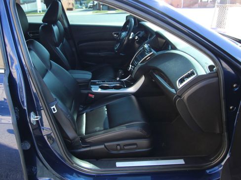 Used 2019 Acura TLX FWD image 10
