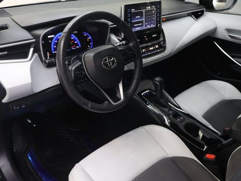 Used 2019 Toyota Corolla XSE FWD image 17