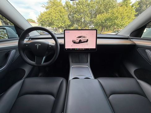 Used 2023 Tesla Model Y AWD image 2