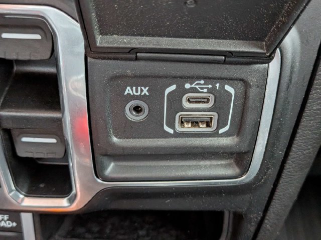 Used 2022 Jeep Gladiator Mojave w/ Cold Weather Group AWD/4WD image 26