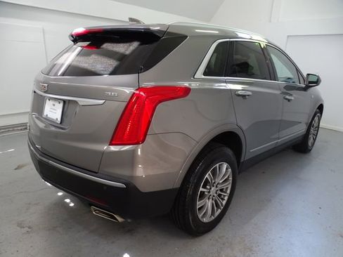 Used 2018 Cadillac XT5 Luxury w/ Driver Awareness Package AWD/4WD image 23