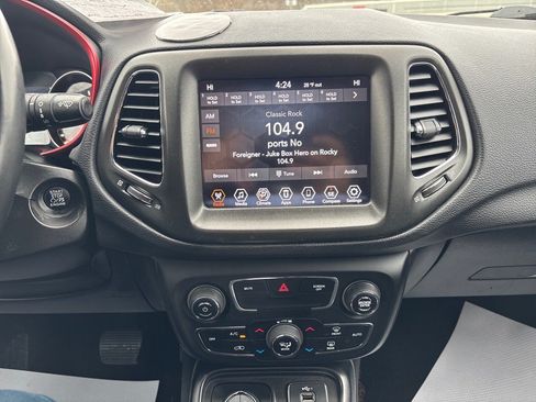 Used 2019 Jeep Compass Trailhawk AWD/4WD image 28