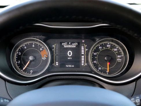 Used 2021 Jeep Cherokee Latitude Plus image 15