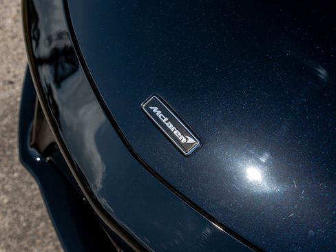 Used 2023 McLaren Artura image 26