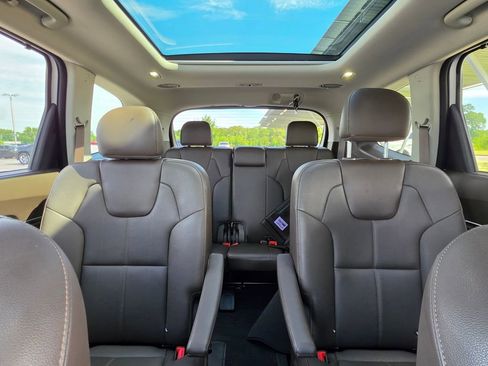 Used 2022 Kia Telluride SX w/ Towing Package FWD image 32