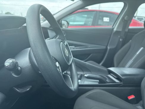 Used 2024 Hyundai Elantra SEL FWD image 32