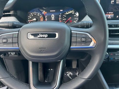 Used 2024 Jeep Compass Latitude AWD/4WD image 18