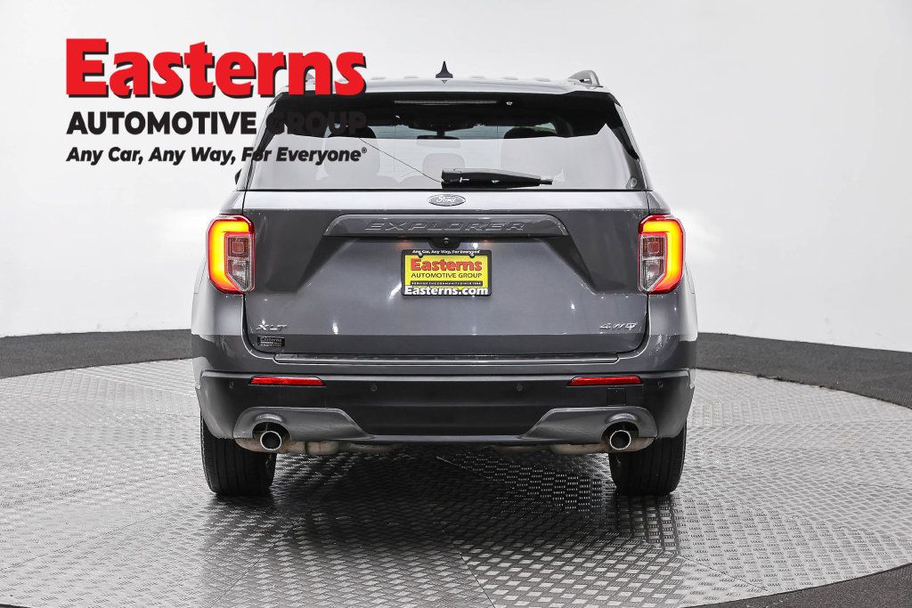 Used 2022 Ford Explorer XLT w/ Equipment Group 202A AWD/4WD image 8