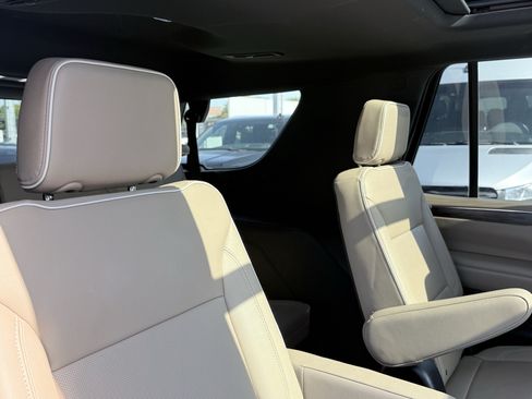 Used 2023 Chevrolet Tahoe Premier w/ Premium Package RWD image 43