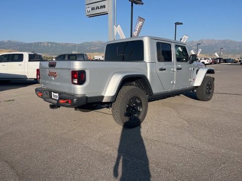 Used 2023 Jeep Gladiator Mojave w/ Cold Weather Group image 3