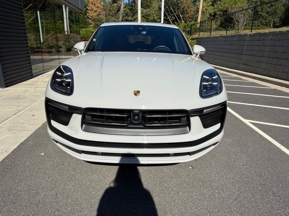 Certified 2026 Porsche Macan Turbo AWD/4WD image 10