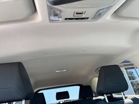 Used 2019 Toyota RAV4 LE w/ Carpet Mat Package AWD/4WD image 29