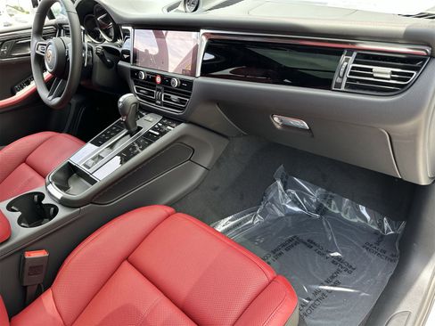 New 2025 Porsche Macan image 19