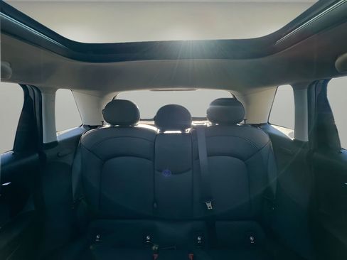 Used 2019 MINI Cooper S image 17