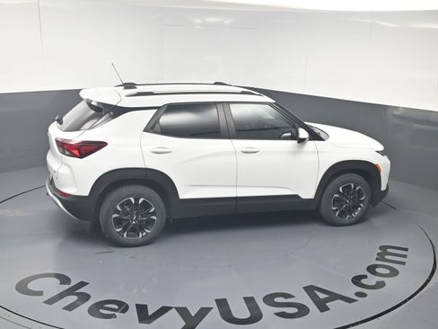 Used 2021 Chevrolet TrailBlazer LT w/ Premium Seating Package FWD image 24