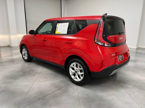 Used 2024 Kia Soul LX w/ Option Group 015 FWD image 6