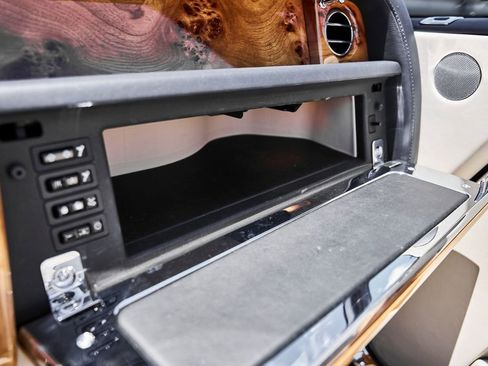 Used 2009 Rolls-Royce Phantom Drophead Coupe RWD image 78