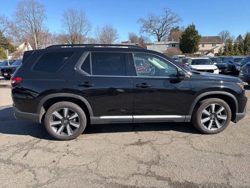 Used 2025 Honda Pilot Touring image 18