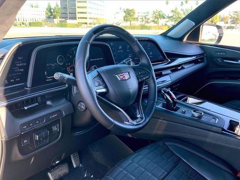 Certified 2024 Cadillac Escalade ESV V w/ LPO, ONYX Package image 17