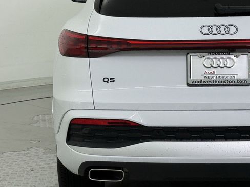 Used 2025 Audi Q5 Premium w/ Convenience Package image 11