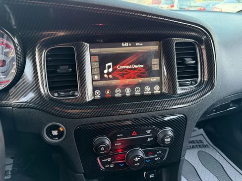Used 2017 Dodge Charger R/T image 34