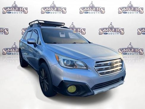 Used 2017 Subaru Outback 2.5i Limited AWD/4WD image 1