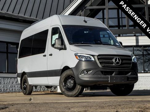Used 2025 Mercedes-Benz Sprinter 2500 image 1