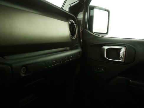 Used 2020 Jeep Wrangler Sport image 22