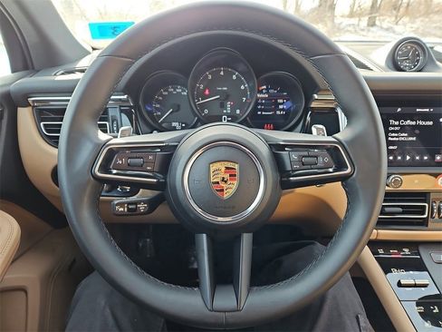 Certified 2025 Porsche Macan image 34