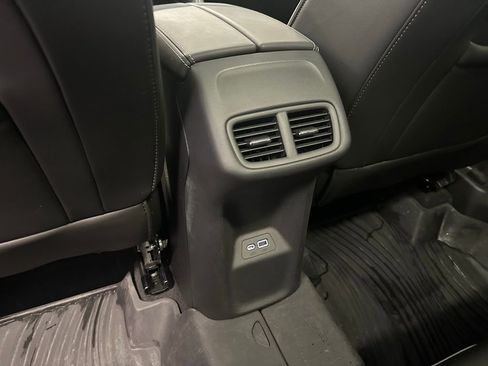 Used 2021 Buick Envision Essence w/ Technology Package I image 30