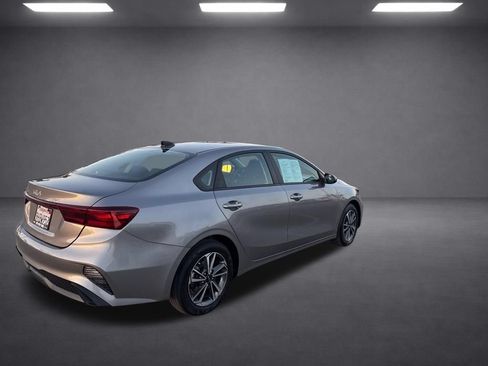 Used 2023 Kia Forte LXS FWD image 8