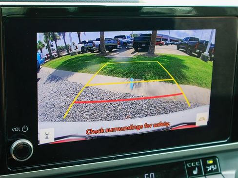 Used 2025 Toyota Camry LE w/ Convenience Package FWD image 5