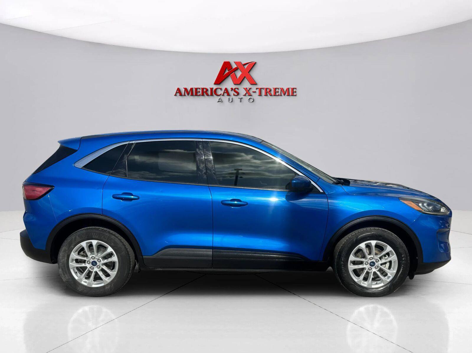 Used 2022 Ford Escape SE w/ Convenience Package FWD image 7