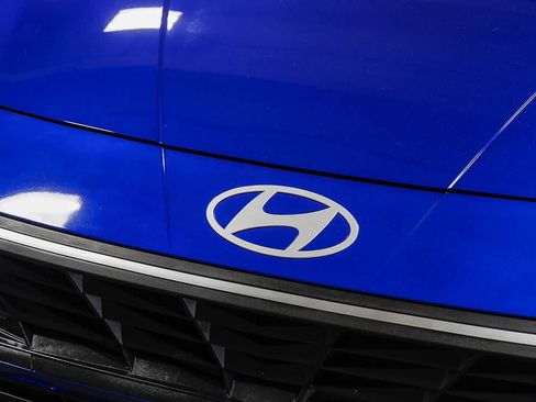 Used 2025 Hyundai Elantra Sport FWD image 8
