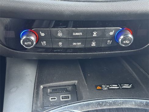 Used 2024 Buick Enclave Premium image 36